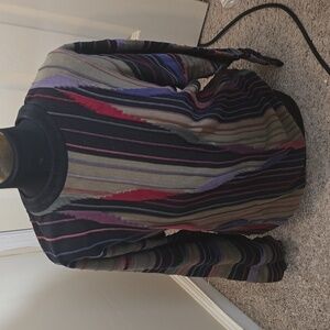 Tundra sweater, size large, black, green, red